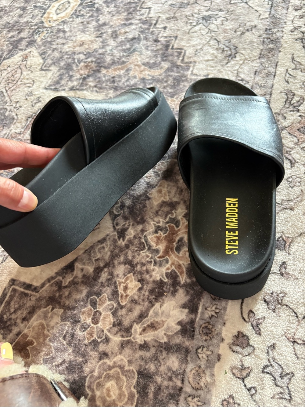 Steve Madden Arwen Black Platform Slide Sandals 35, new